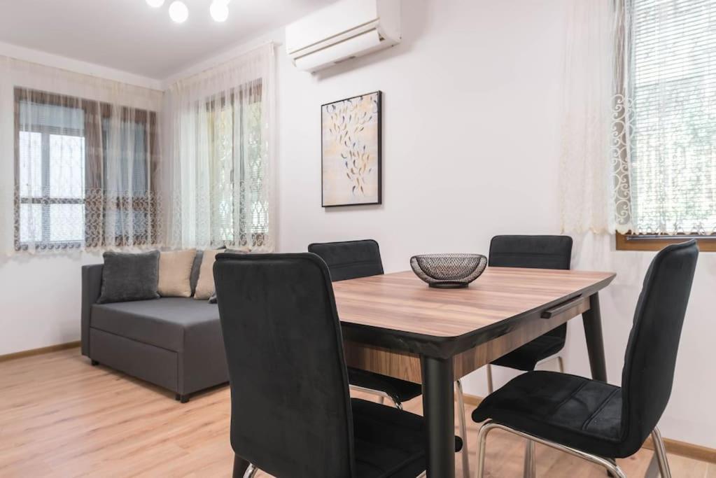 וארנה Peaceful Central Place - Vazov Street מראה חיצוני תמונה